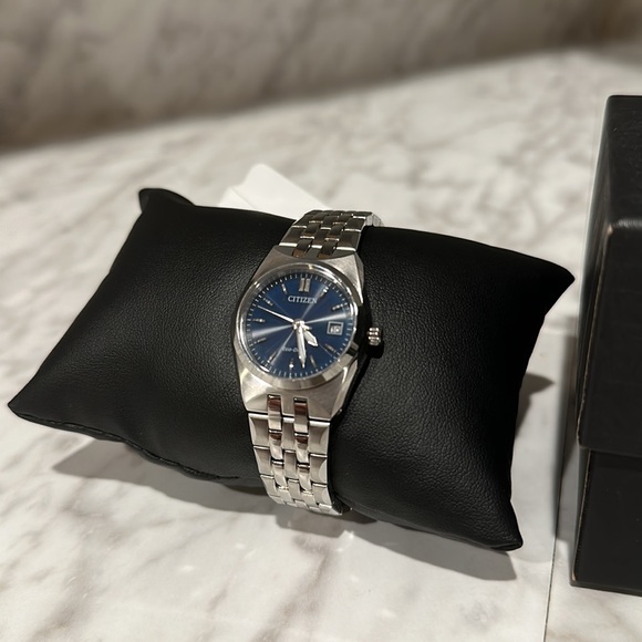 Citizen Womens 50% OFF XMAS Blue Watch NWT - Picture 2 of 5